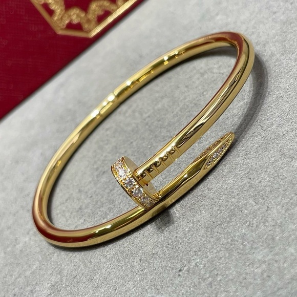 🌟New Gold Plated Over Stainless Steel Nail Clou Bracelet - Picture 8 of 12